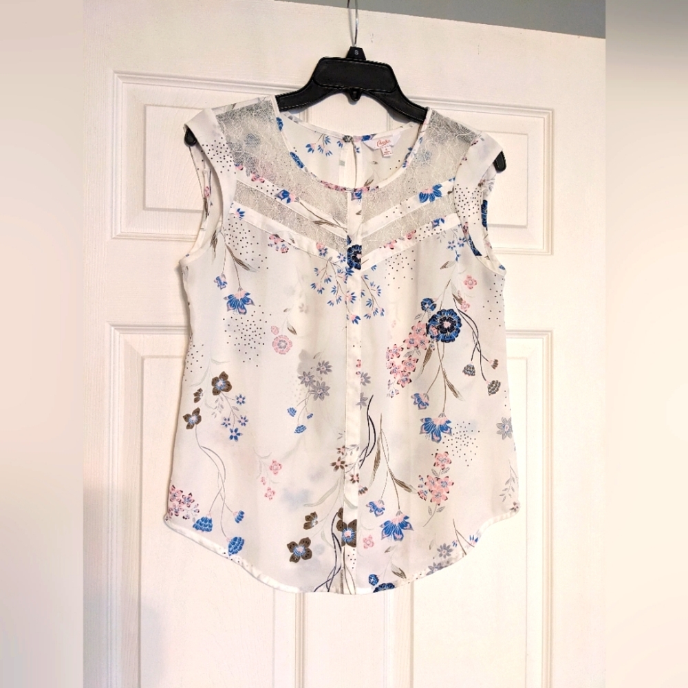 Small, Sleeveless floral blouse